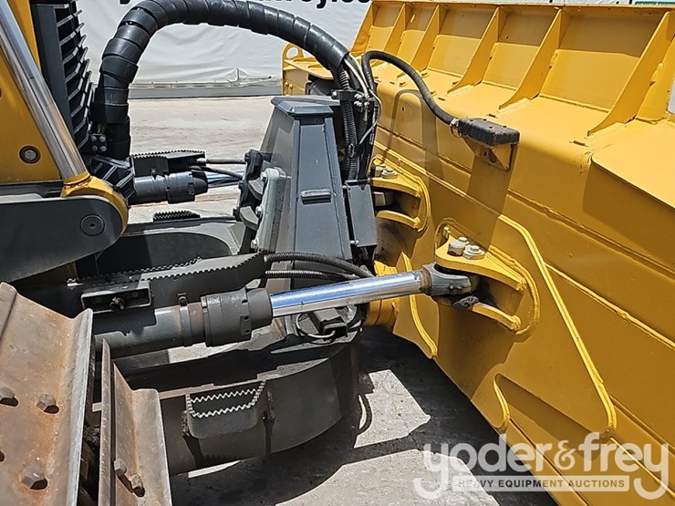 2022-deere-850l-lgp-image-15