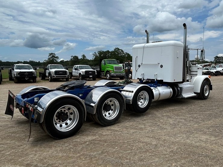 2013-peterbilt-367-image-4