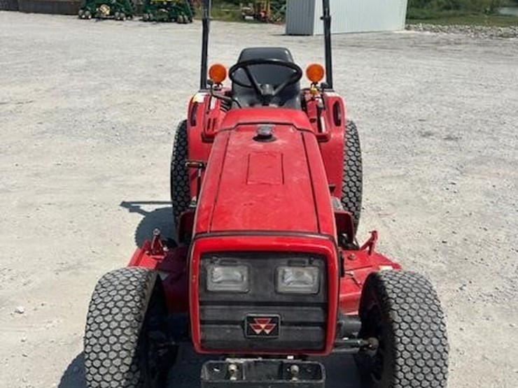 massey-ferguson-1235-image-10