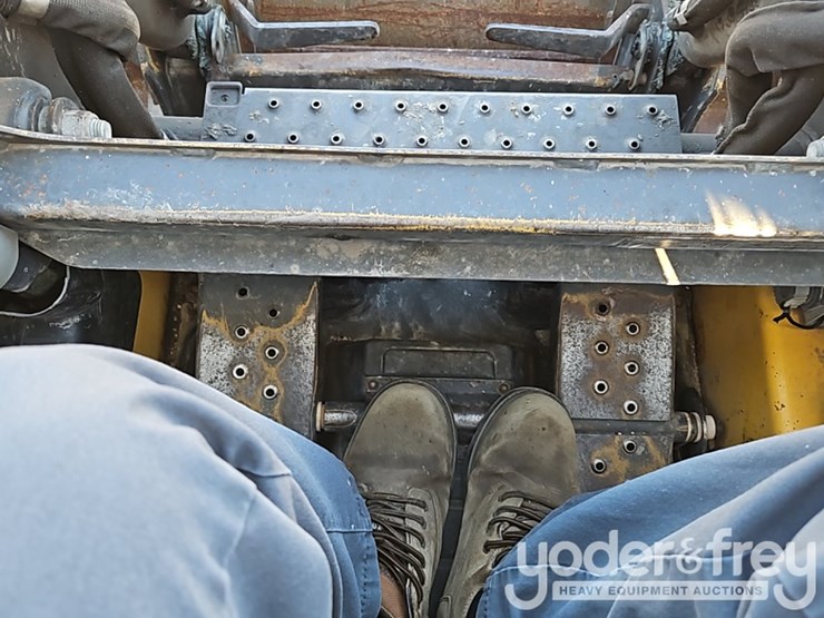 2020-new-holland-l234-image-22