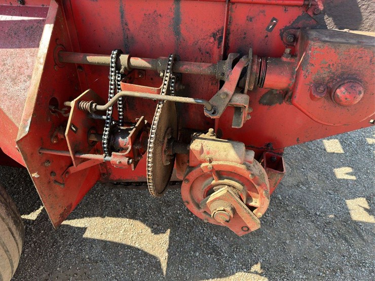 new-holland-190-image-21