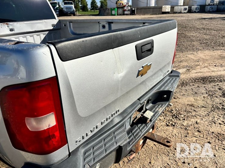 2011-chevrolet-silverado-2500hd-lt-image-30