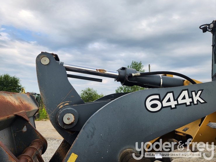 2010-deere-644k-image-19