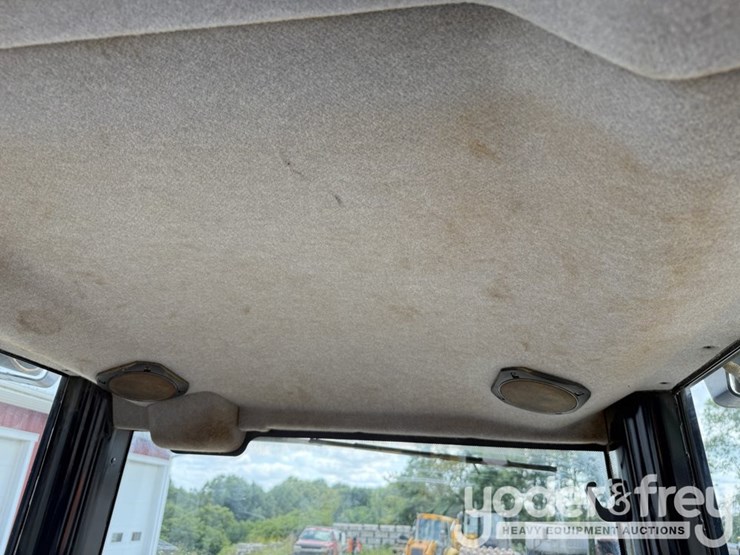 2015-caterpillar-d6n-xl-image-40