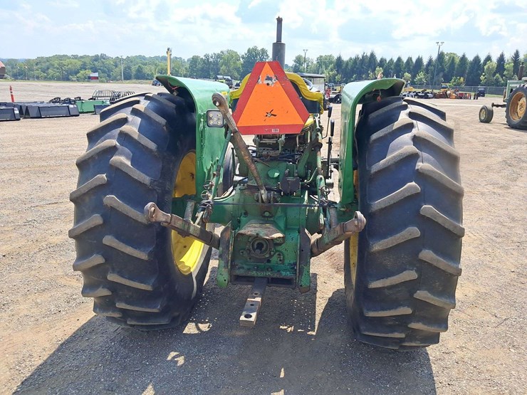 1979-john-deere-2440-image-3