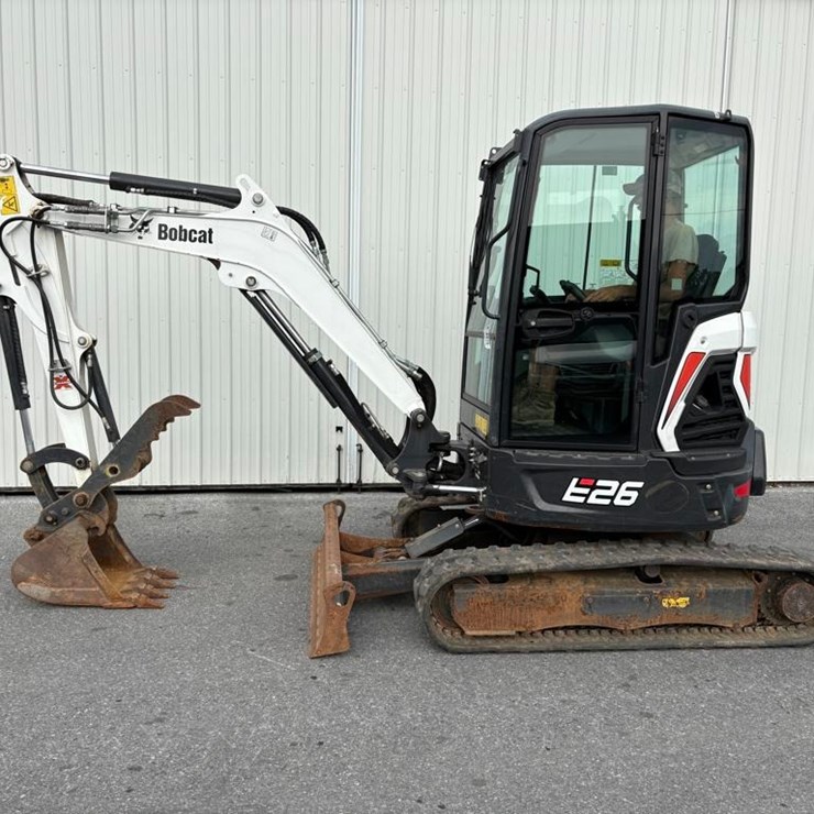 2021 BOBCAT E26