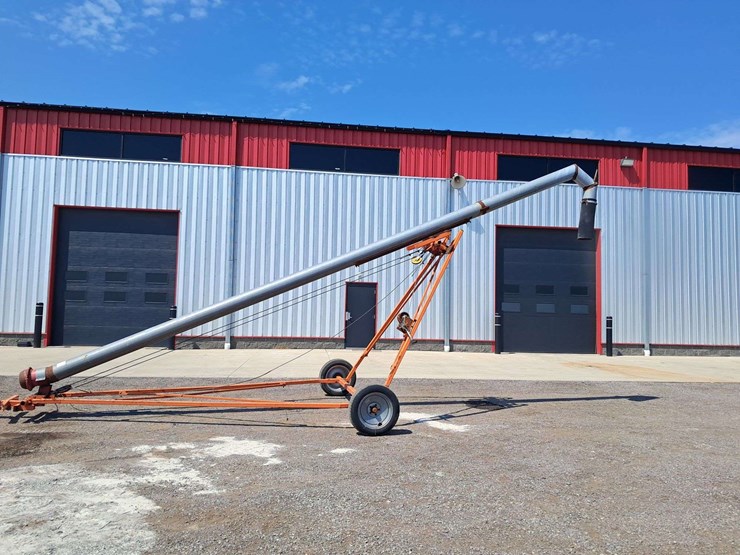 custom-made-manure-pump-load-stand-image-1