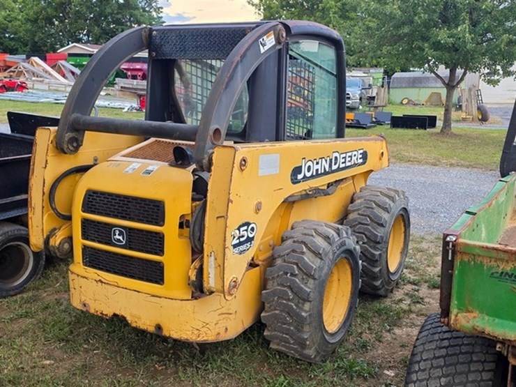 john-deere-250-image-4