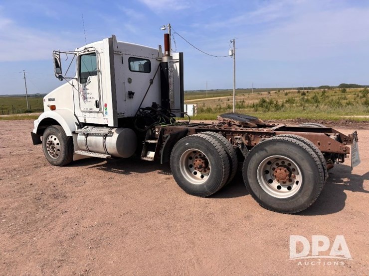 2003-kenworth-t800-image-14