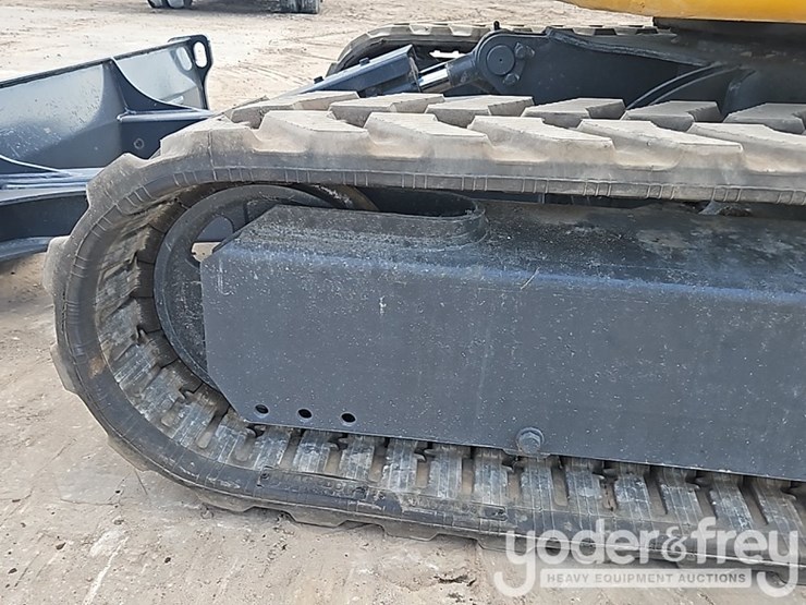 2023-deere-35g-image-23
