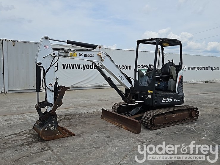 2018-bobcat-e35-image-1