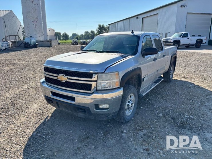 2011-chevrolet-silverado-2500hd-lt-image-12