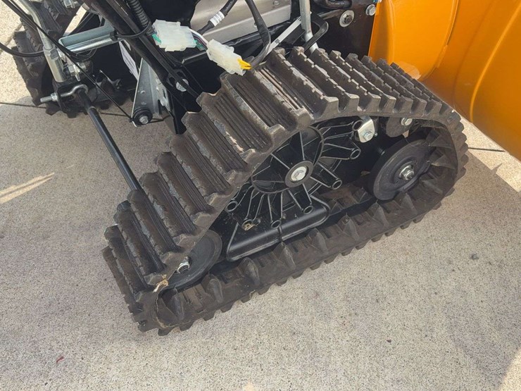 2023-cub-cadet-3x30-trac-snowblower-image-6