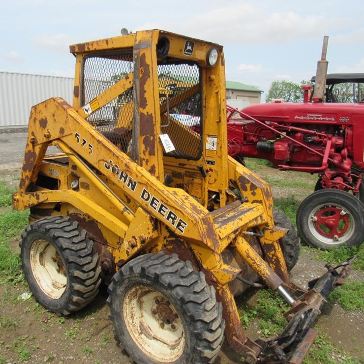 1986 JOHN DEERE 575