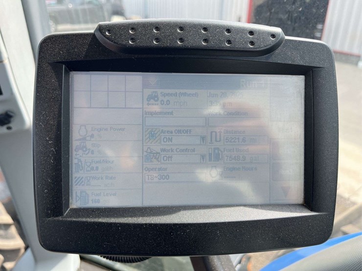 2012-new-holland-t8.300-image-27