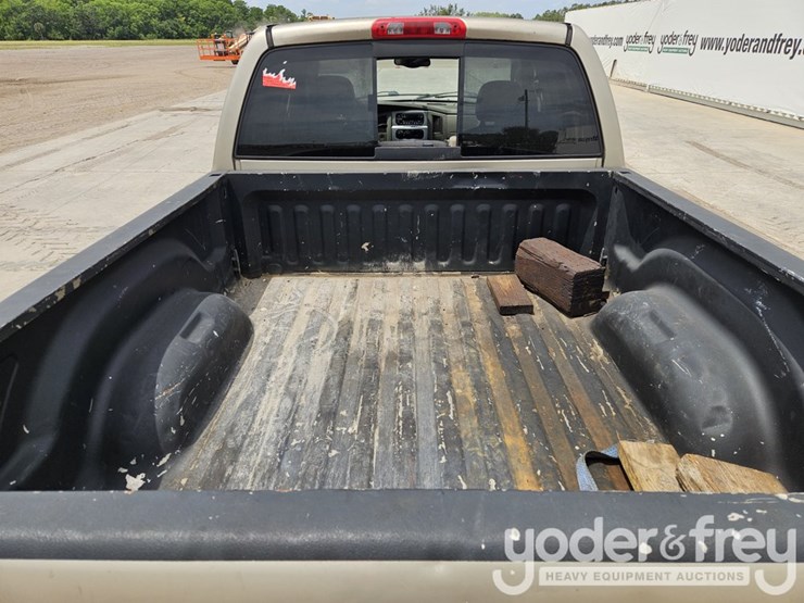 2004-dodge-ram-1500-image-17