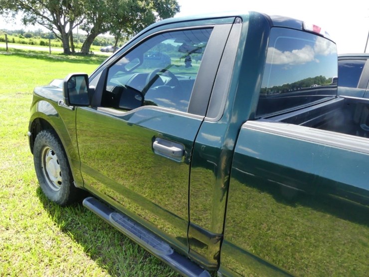 2017-ford-f150-xl-image-8