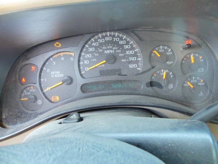 2005-chevrolet-3500-image-16