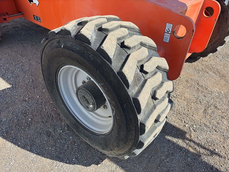 2009-jlg-660sj-image-7