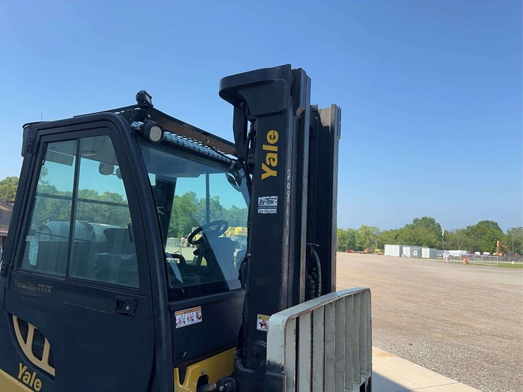 2013-yale-gip080-forklift-image-16