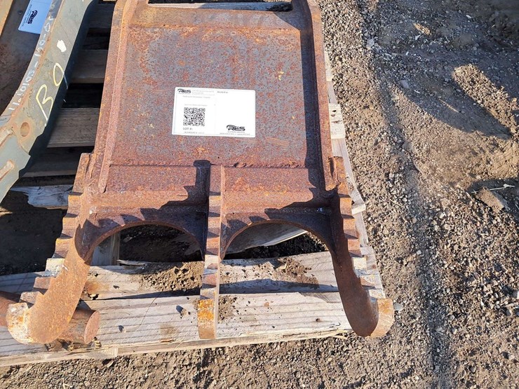 hydraulic-excavator-thumb-image-2