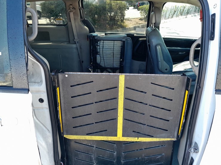 dodge-grand-caravan-image-6