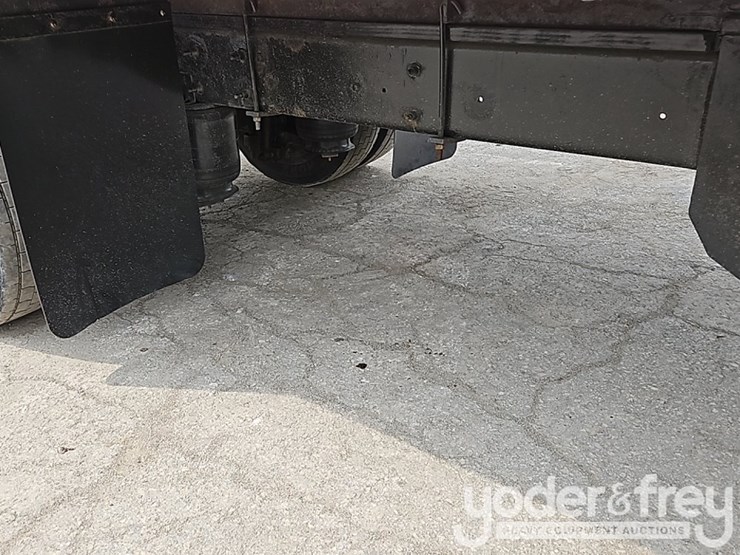 2017-international-durastar-4300-image-11