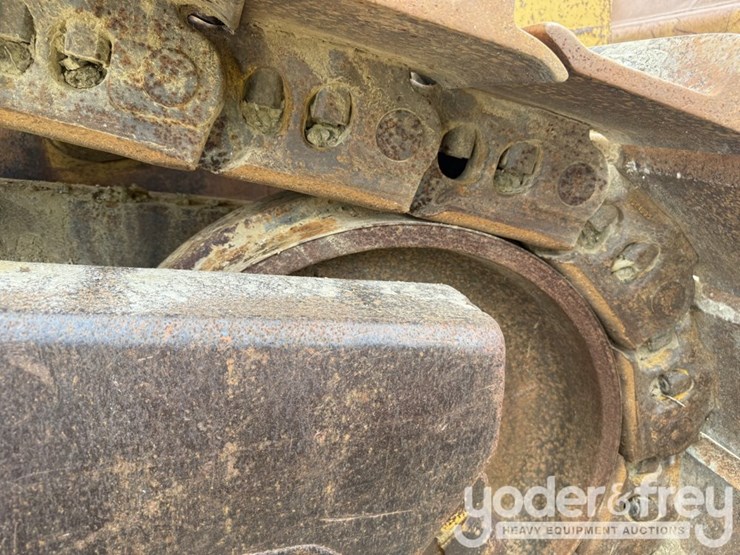 2005-caterpillar-d8t-image-35
