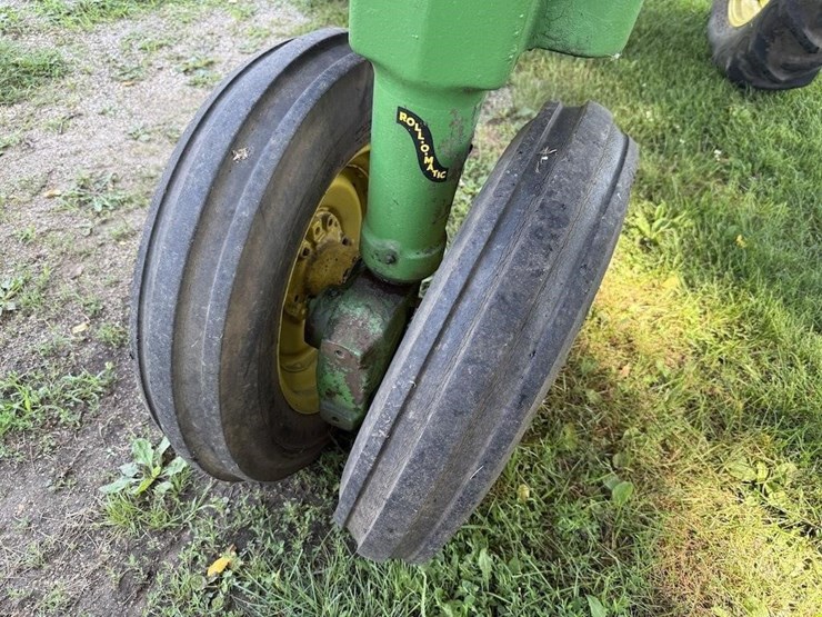 john-deere-b-image-9