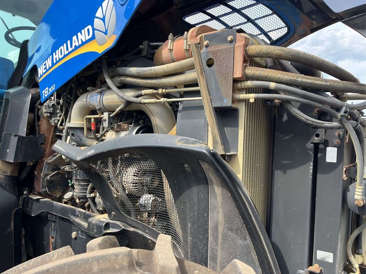 2012-new-holland-t8.300-image-17