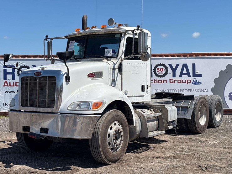 2012-peterbilt-382-image-1