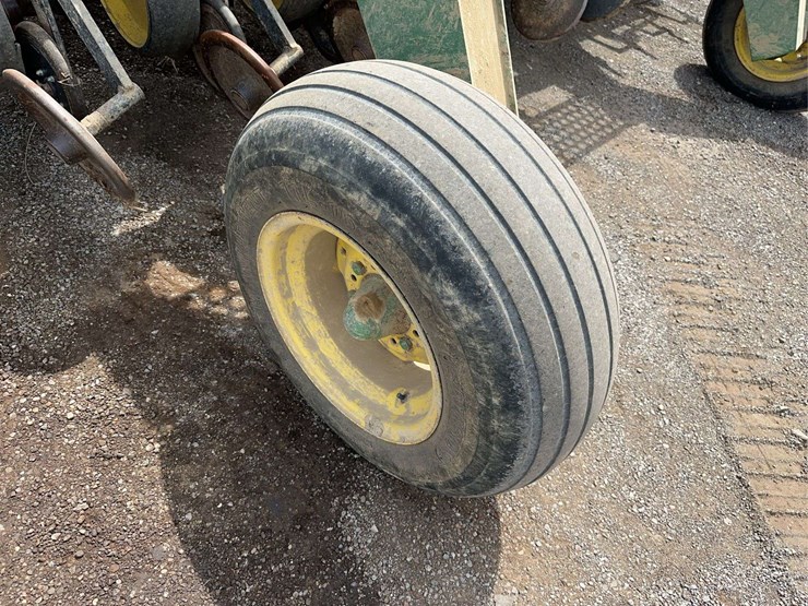 john-deere-750-image-5