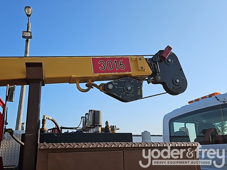 2016-international-durastar-4300-image-28