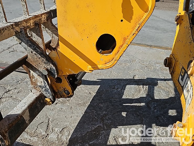 2016-jcb-510-56-image-18