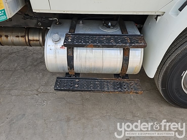 2015-international-durastar-4300-image-21