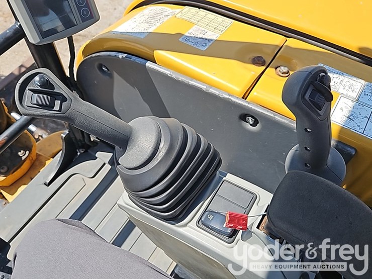 2019-caterpillar-303-image-34