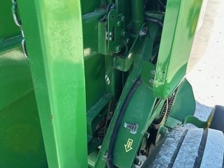 2019-john-deere-560m-image-17