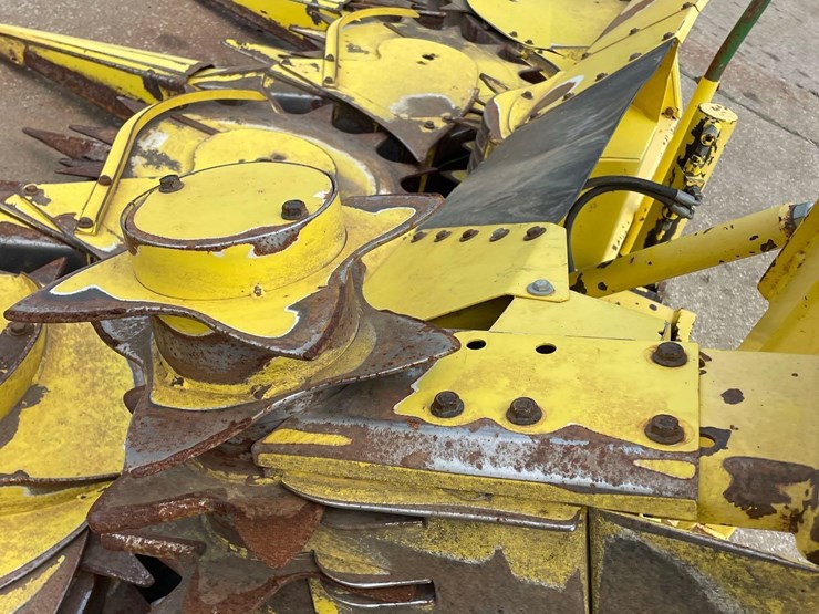 john-deere-688-image-35
