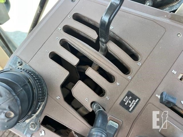 john-deere-6415-image-45