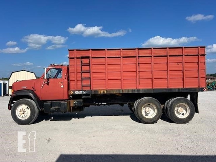 1997-gmc-7500-image-3