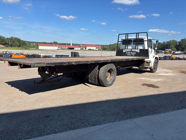 1995-freightliner-fl70-image-3