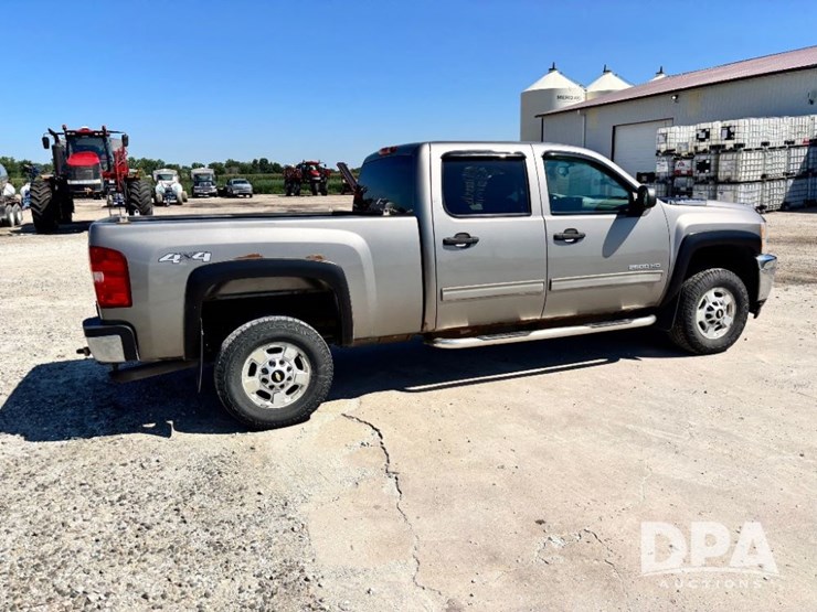 2013-chevrolet-silverado-2500-lt-image-4