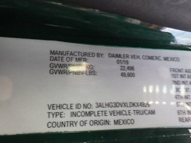 2020-freightliner-114sd-image-17