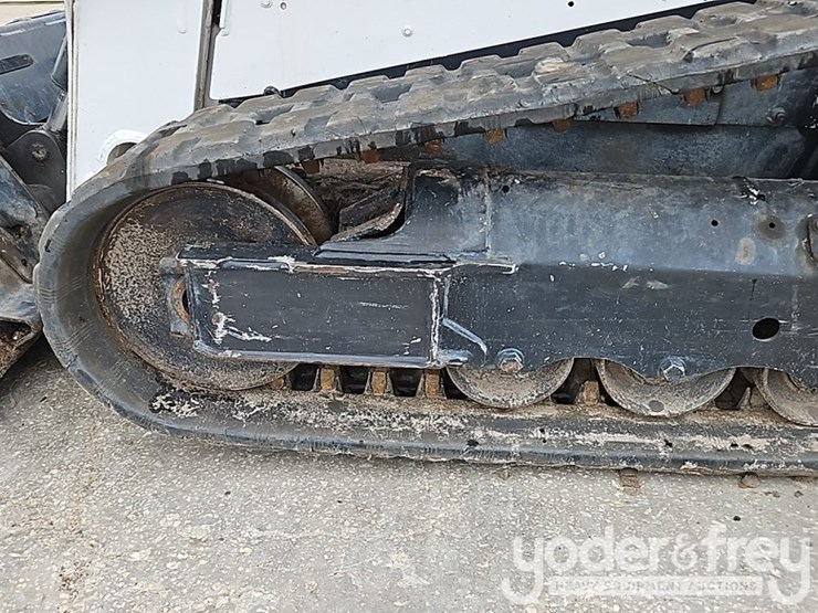 2020-bobcat-t595-image-16