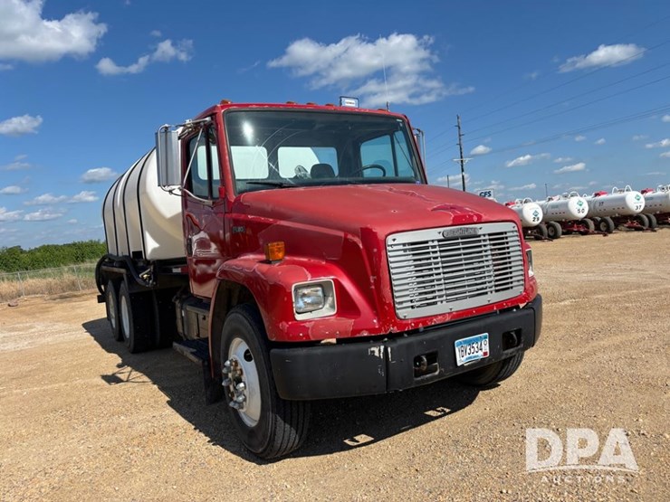 1995-freightliner-fl80-image-24