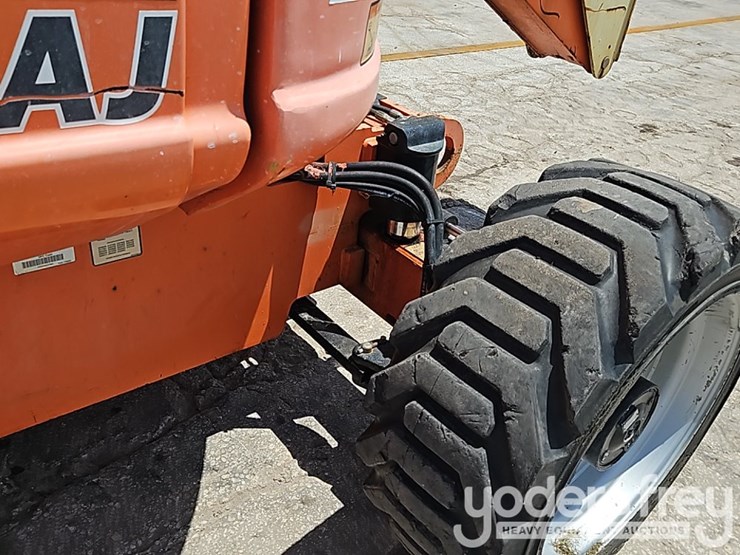 2017-jlg-600aj-image-17
