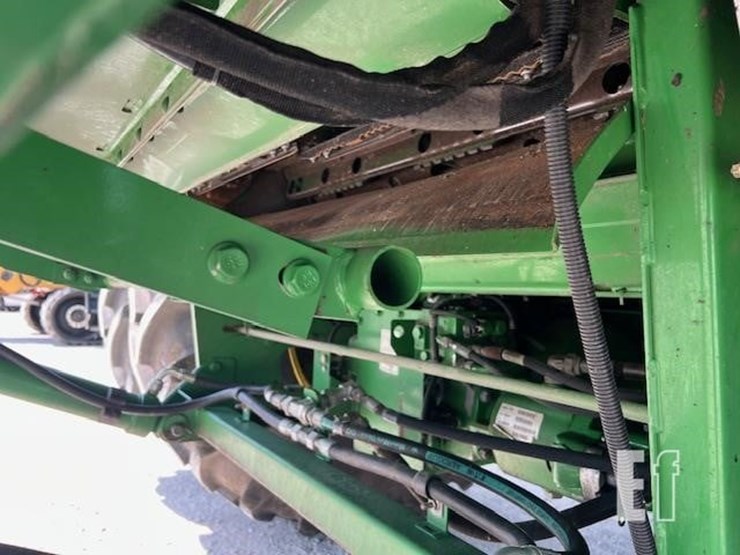 2014-john-deere-s670-image-18