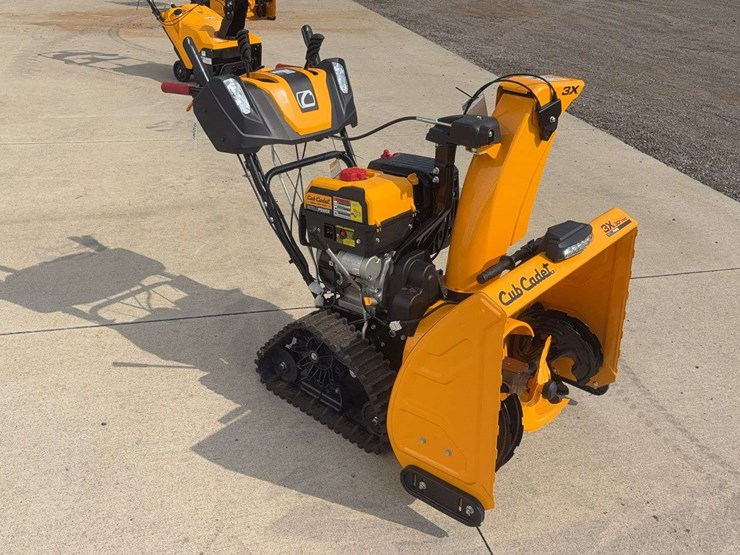 2023-cub-cadet-3x30-trac-snowblower-image-2