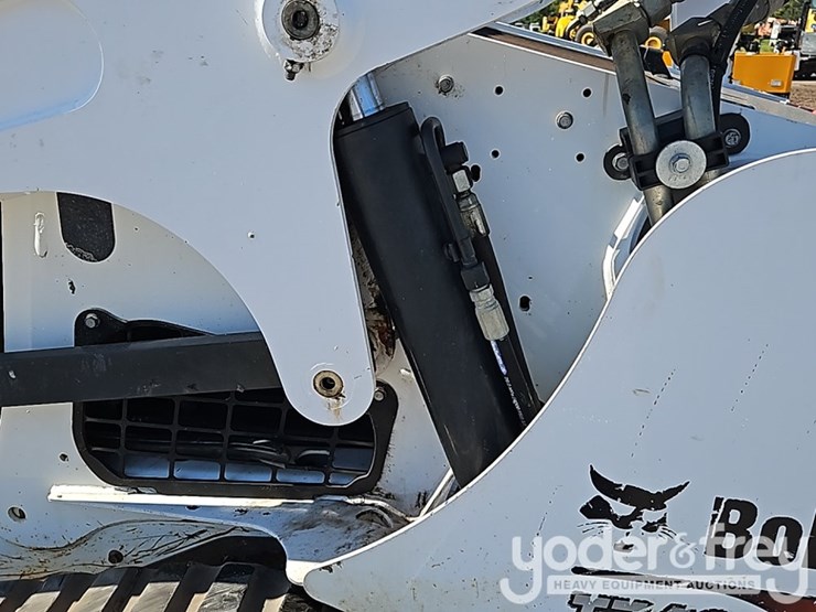 2019-bobcat-t740-image-20