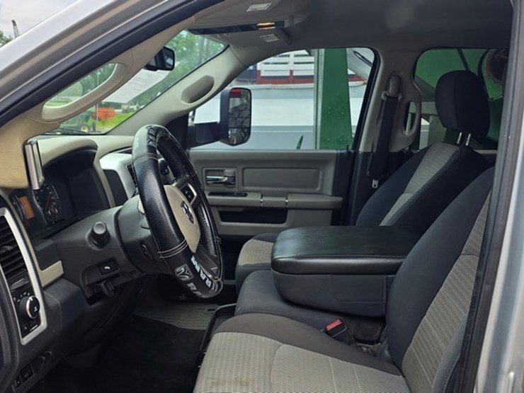 2011-dodge-2500-image-51